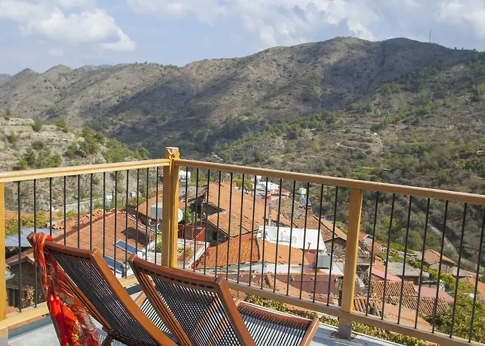 ベッド・アンド・ブレックファスト Lyhnos 4*