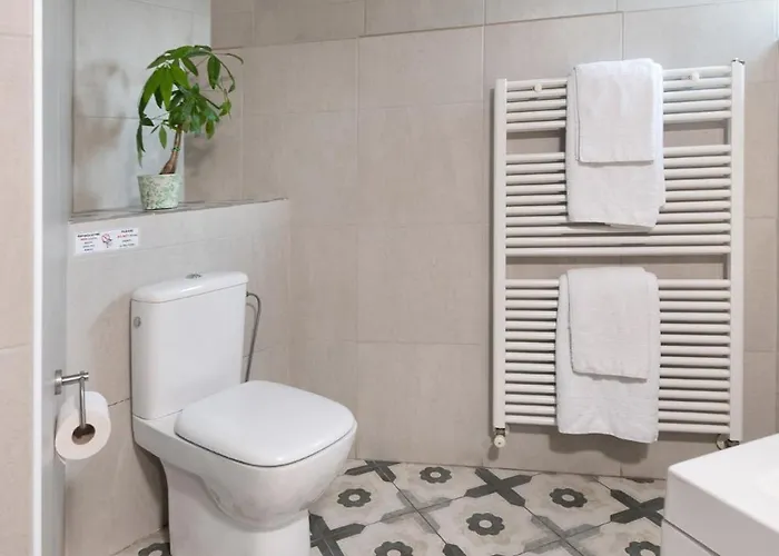 ベッド・アンド・ブレックファスト Lyhnos 4*